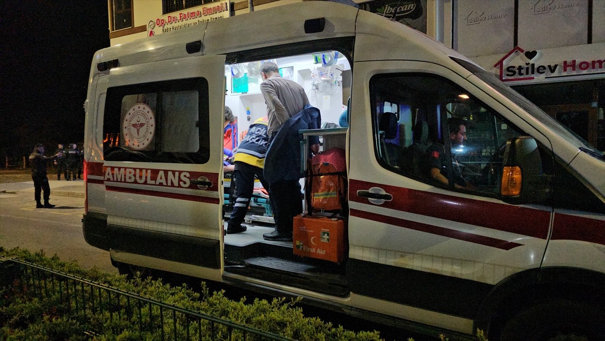 Çorum'da bir restoranda çıkan bıçaklı kavgada 1 kişi yaşamını yitirdi, 3 kişi yaralandı. Olay...