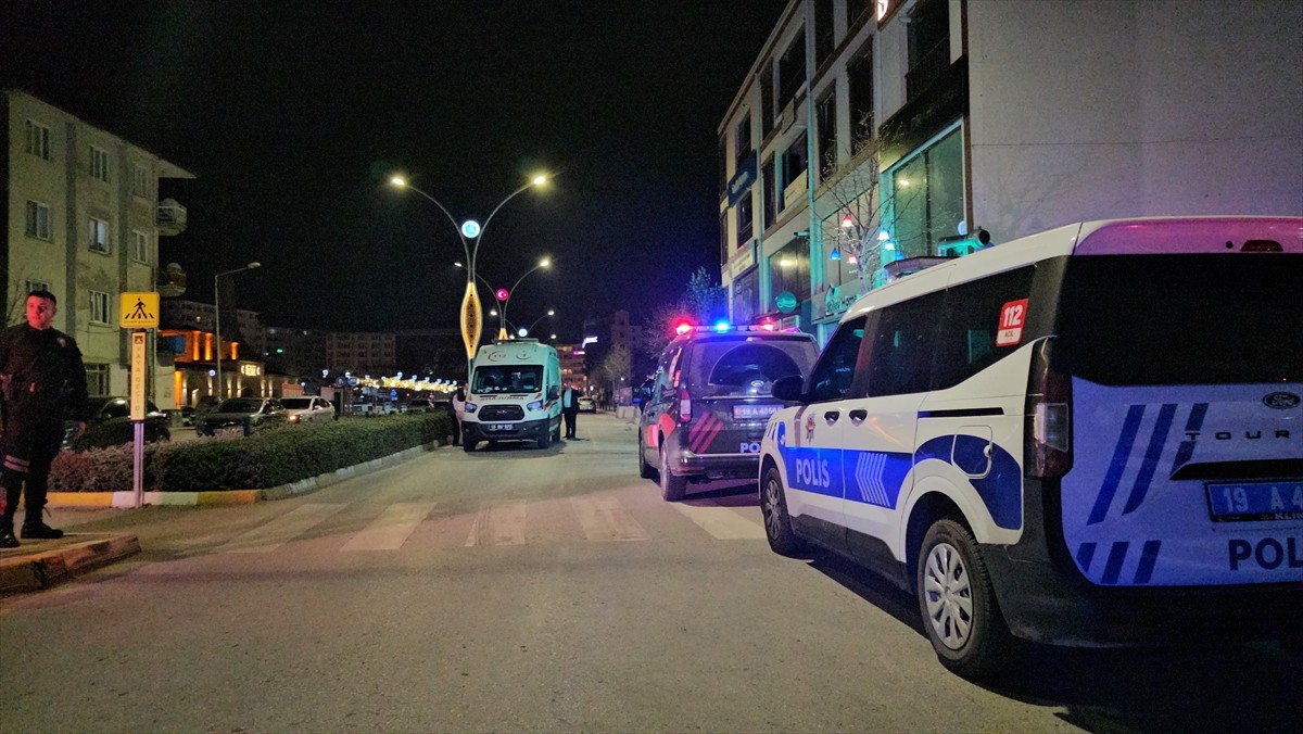 Çorum'da bir restoranda çıkan bıçaklı kavgada 1 kişi yaşamını yitirdi, 3 kişi yaralandı. Olay...