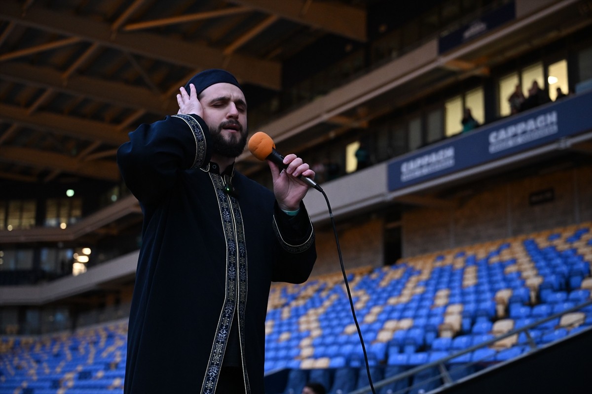 Cumhurbaşkanı Dış Politika ve Güvenlik Başdanışmanı Büyükelçi Akif Çağatay Kılıç (sağda) ve AK...