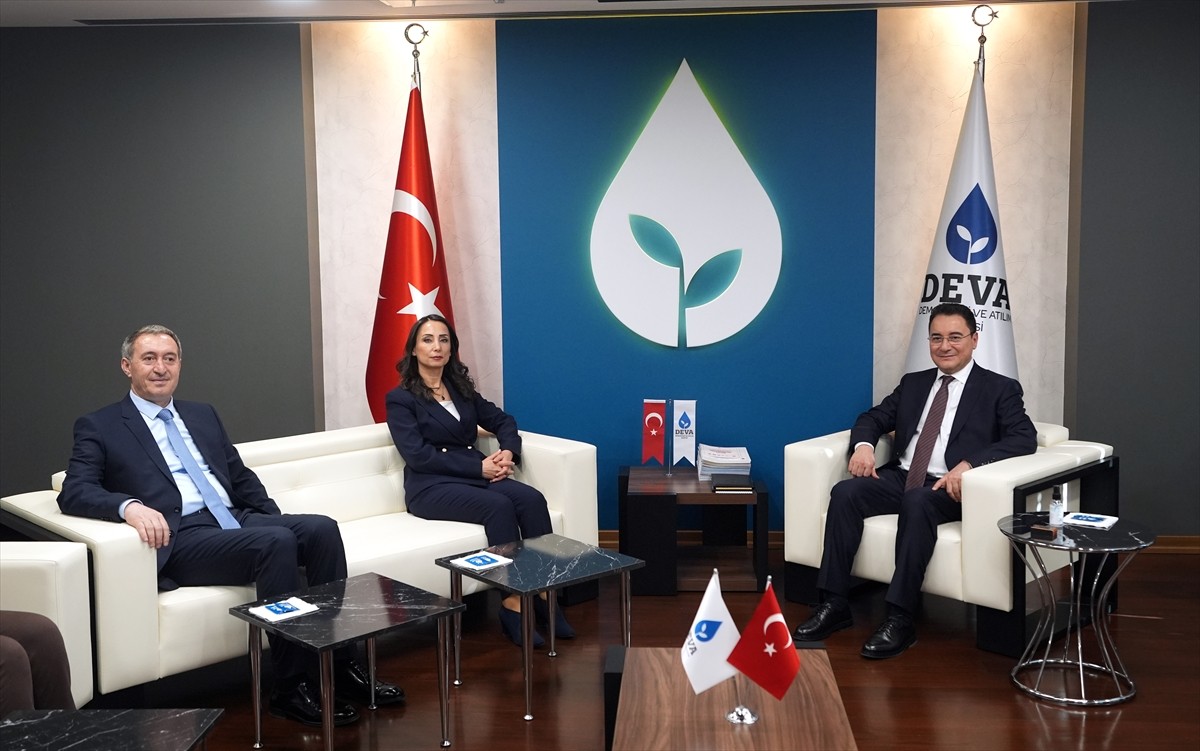 DEM Parti Eş Genel Başkanları Tülay Hatimoğulları (sol 4) ve Tuncer Bakırhan (sol 3), DEVA Partisi...