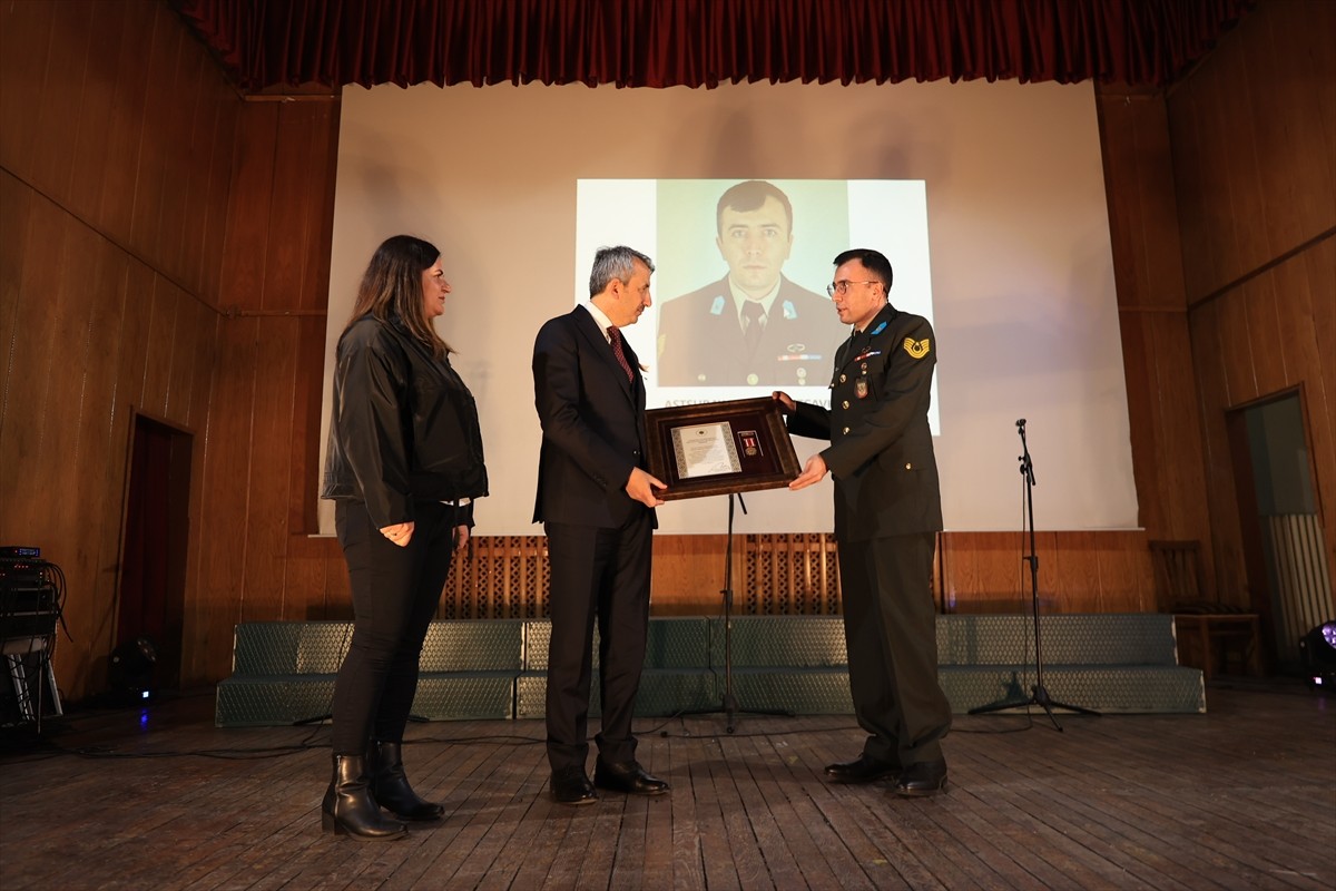 Edirne Halk Eğitim Merkezi'nde 18 Mart Şehitleri Anma Günü ve Çanakkale Deniz Zaferi'nin 110. yıl...
