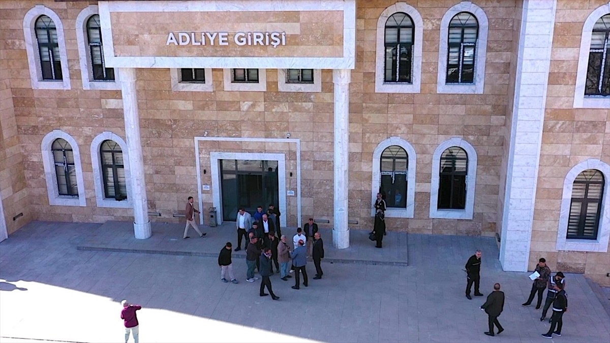 Elazığ'ın Karakoçan ilçesinde, kamu binaları ve binlerce konutun bulunduğu 3010 dönüm arazide 5129...