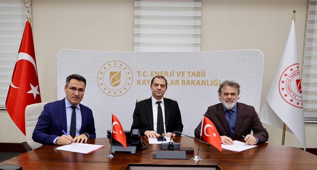 Enerji ve Tabii Kaynaklar Bakanlığı tarafından düzenlenen rüzgar enerjisine dayalı Yenilenebilir...