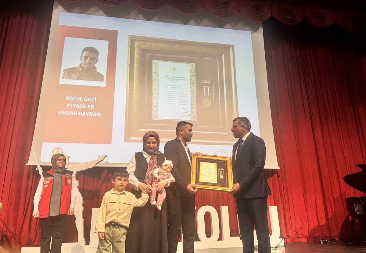 Erzurum'da, 18 Mart Şehitleri Anma Günü ve Çanakkale Deniz Zaferi'nin 110. yıl dönümü anma...