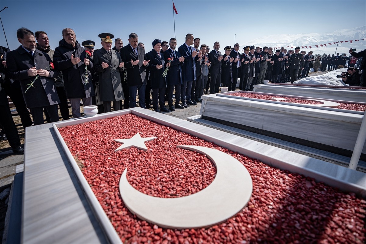 Erzurum'un düşman işgalinden kurtuluşunun 107. yıl dönümü dolayısıyla tören düzenlendi. İl...