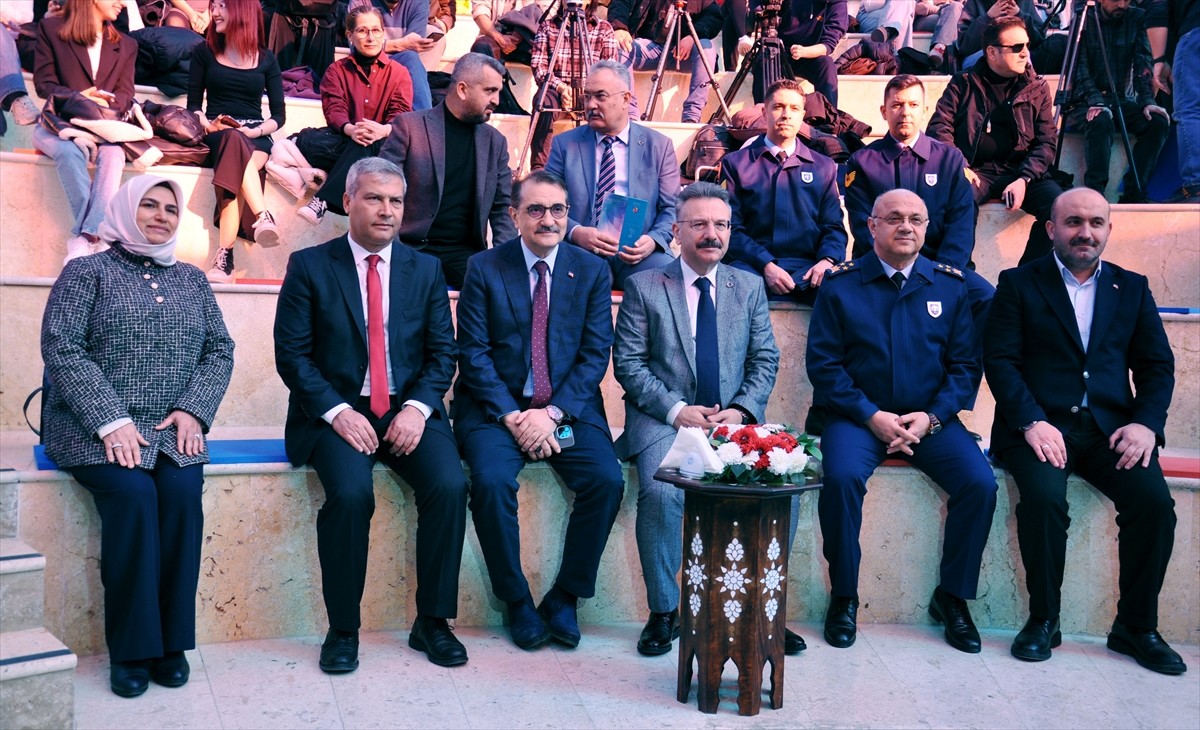 Eskişehir'de Nevruz Bayramı, Türk dünyasına ait müzik dinletileri, dans gösterileri, geleneksel...