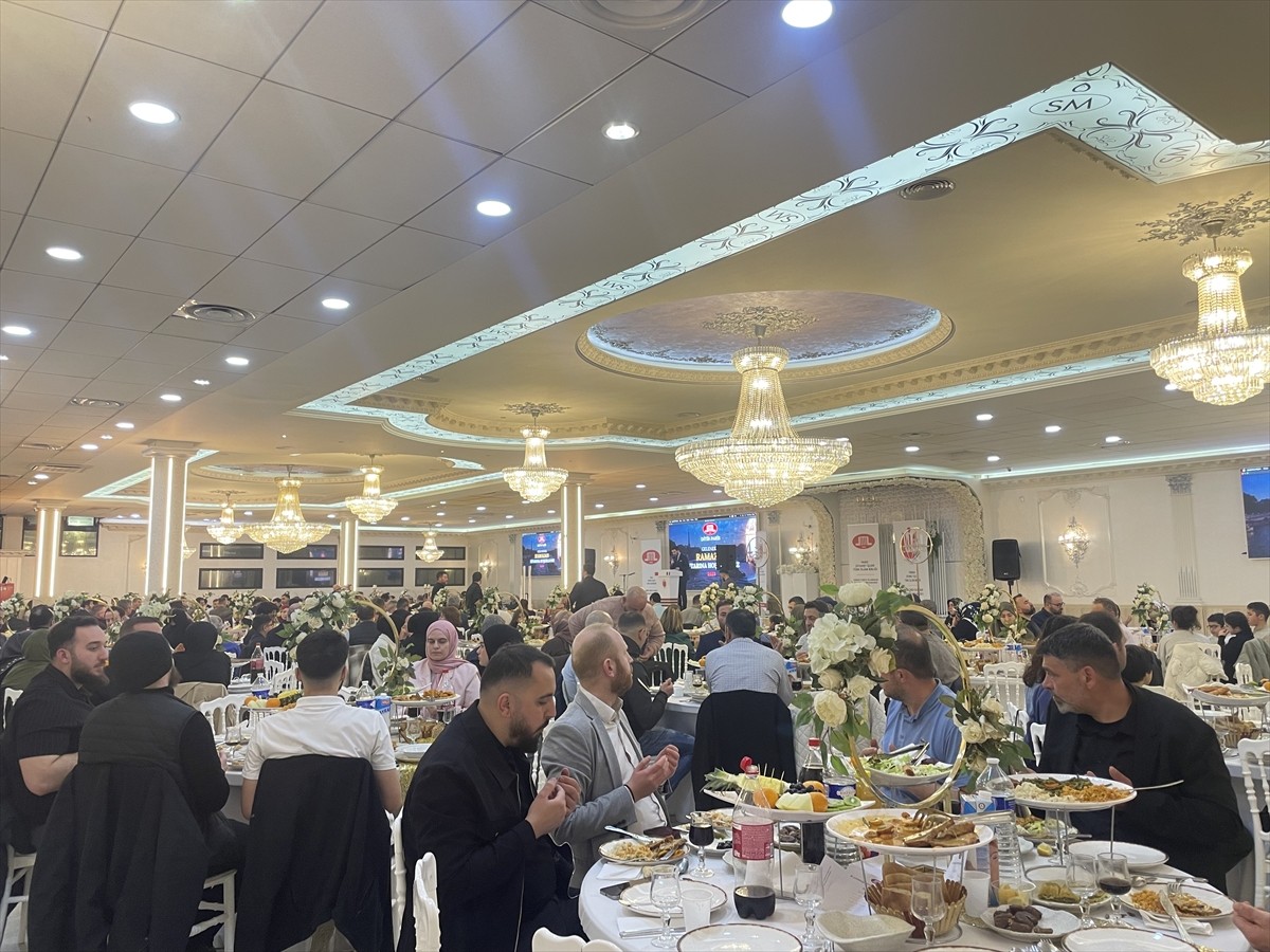 Fransa'da, Diyanet İşleri Türk İslam Birliği (DİTİB) Paris 4. Geleneksel İftar Programı...