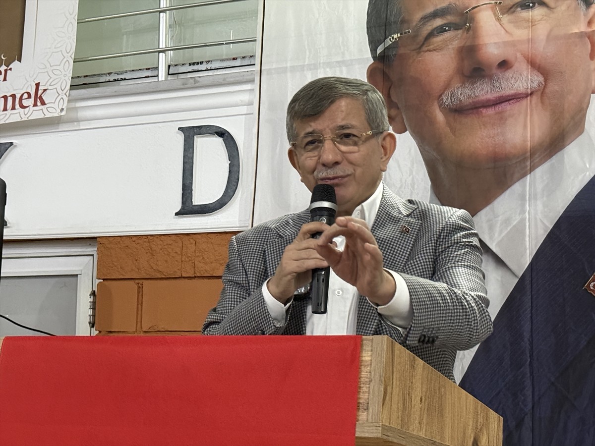 Gelecek Partisi Genel Başkanı Ahmet Davutoğlu, partisince Tekirdağ'ın Muratlı ilçesinde bir düğün...