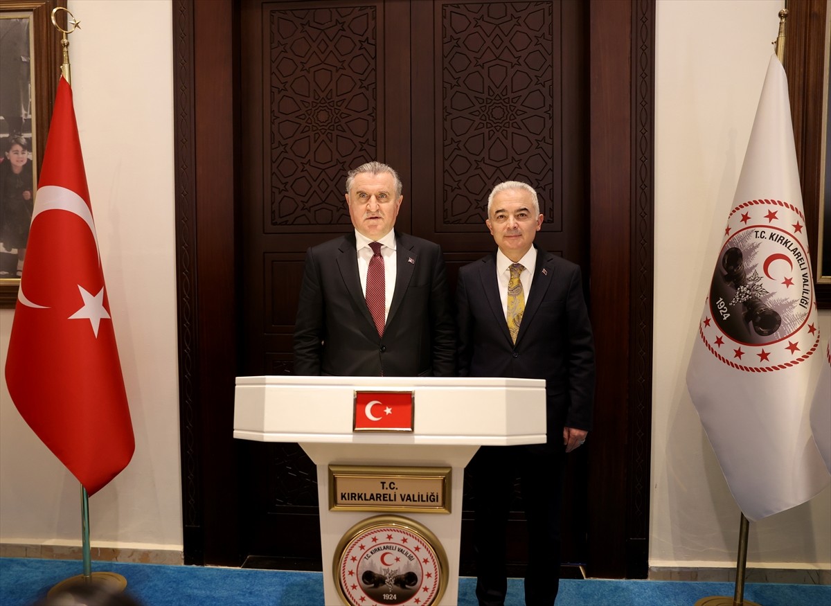 Gençlik ve Spor Bakanı Osman Aşkın Bak, Kırklareli'nde ziyaretlerde bulundu. Bakan Bak, Kırklareli...