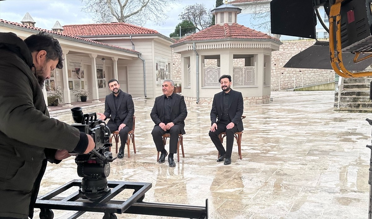 Grup Dergah tarafından ramazana özel hazırlanan "Can Muhammed (S.A.V)" adlı eser dinleyicilerle...