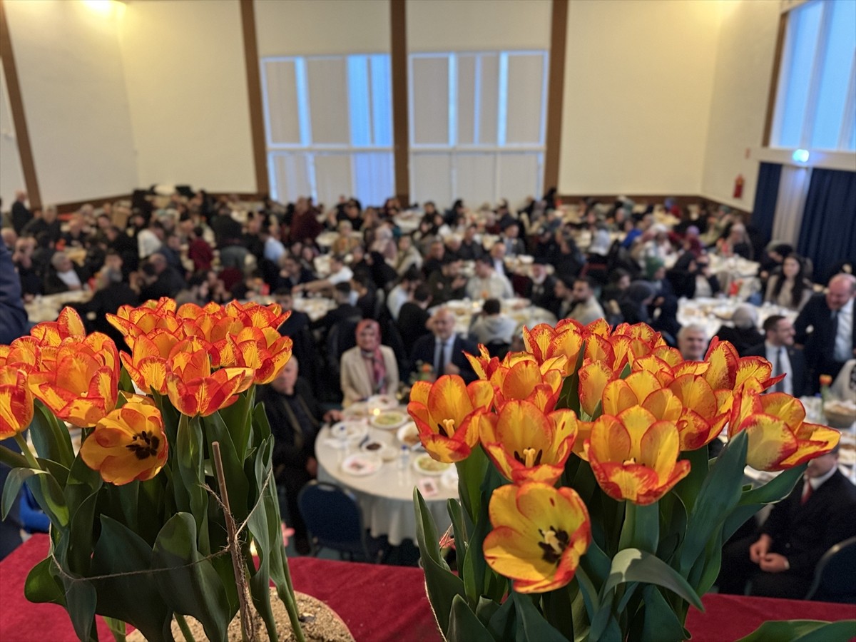 Hollanda'nın Rotterdam şehrindeki Hollanda Diyanet Vakfına (HDV) bağlı Laleli Camii'nde, 18 Mart...