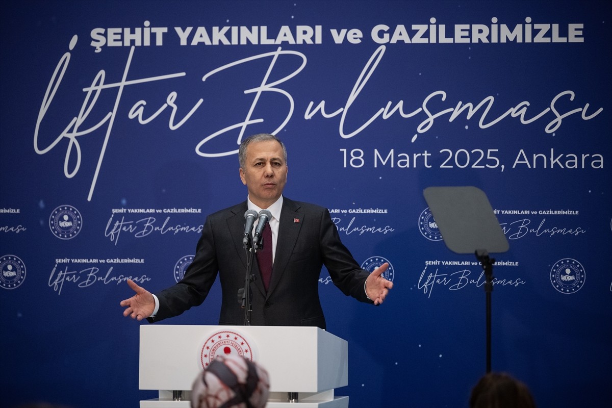 İçişleri Bakanı Ali Yerlikaya, Ankara’da 18 Mart Çanakkale Zaferi ve Şehitleri Anma Günü vesilesi...