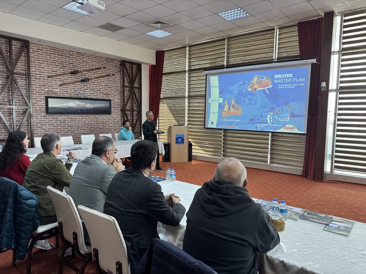 İngiltere'den gelen turizm acentesi yetkilileri, Türkiye'nin önde gelen kış sporları ve turizm...