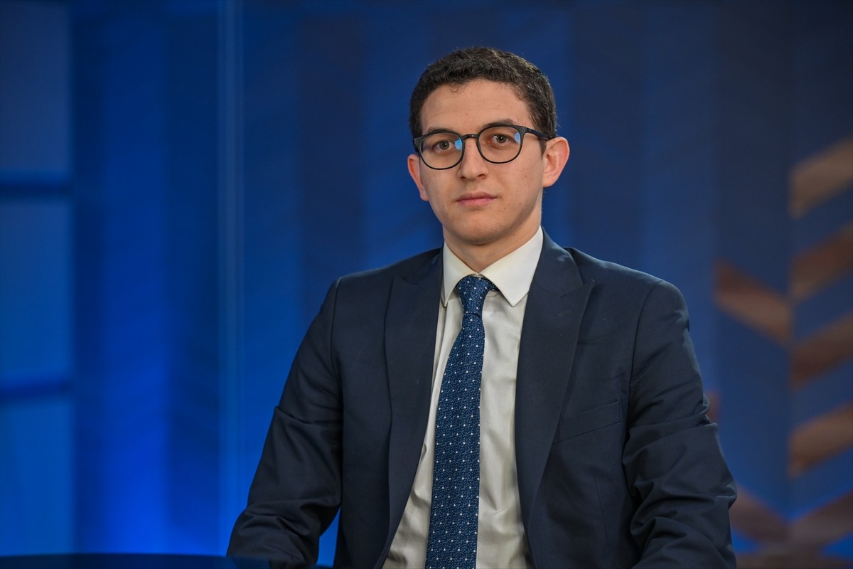 İran uzmanı Dr. Hurşit Dingil, İran'da etnik ve mezhepsel ayrımcılık tartışmaları hakkında AA...