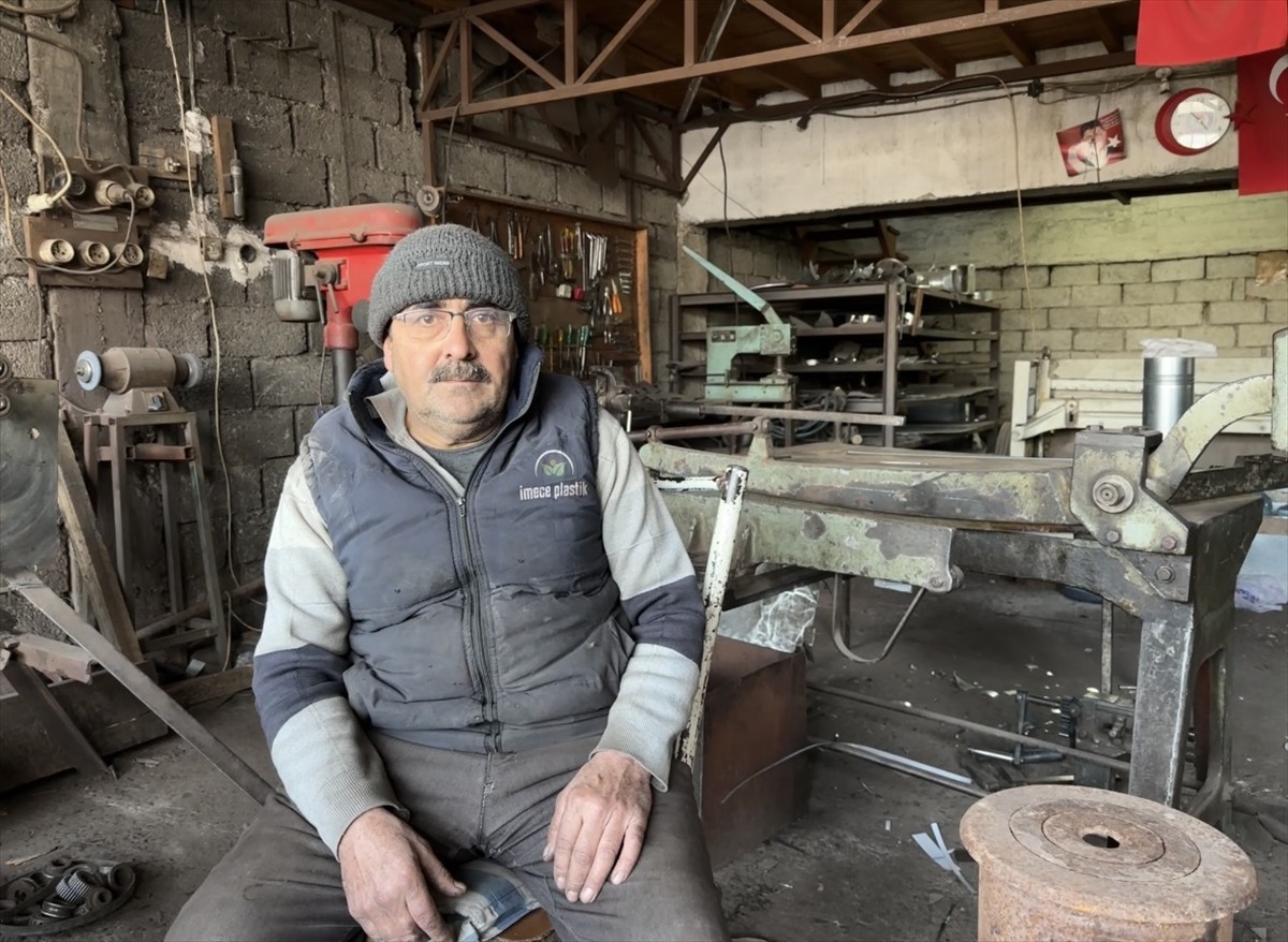 Isparta’nın Eğirdir ilçesindeki son soba ustası Ali Hun, babasından devraldığı zanaatını 41 yıldır...