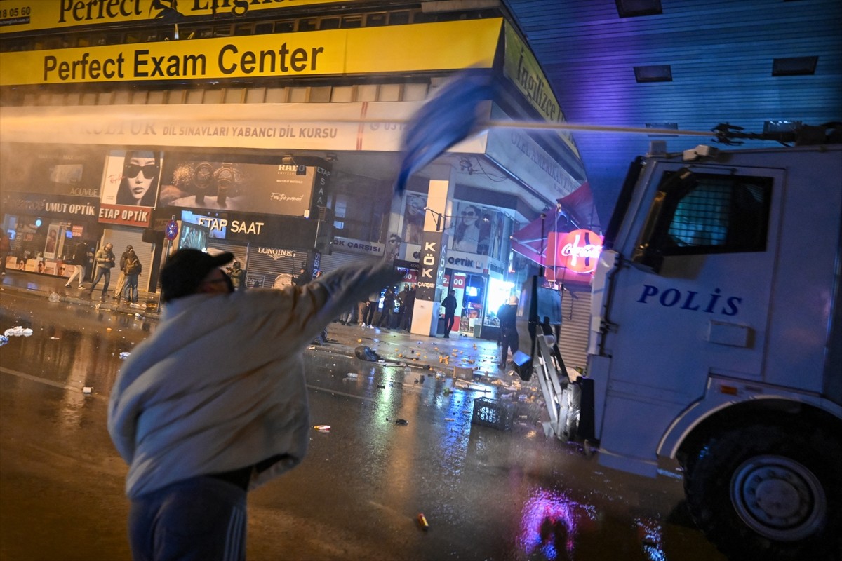 İstanbul Cumhuriyet Başsavcılığınca İBB'ye yönelik yürütülen yolsuzluk ve terör soruşturmalarını...