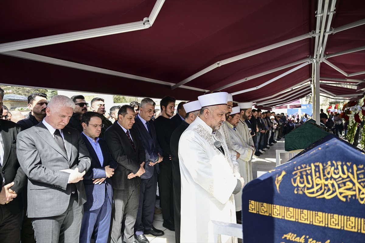 İstanbul İl Emniyet Müdürü Selami Yıldız'ın vefat eden kayınpederi Osman Kutlu, Eyüpsultan...