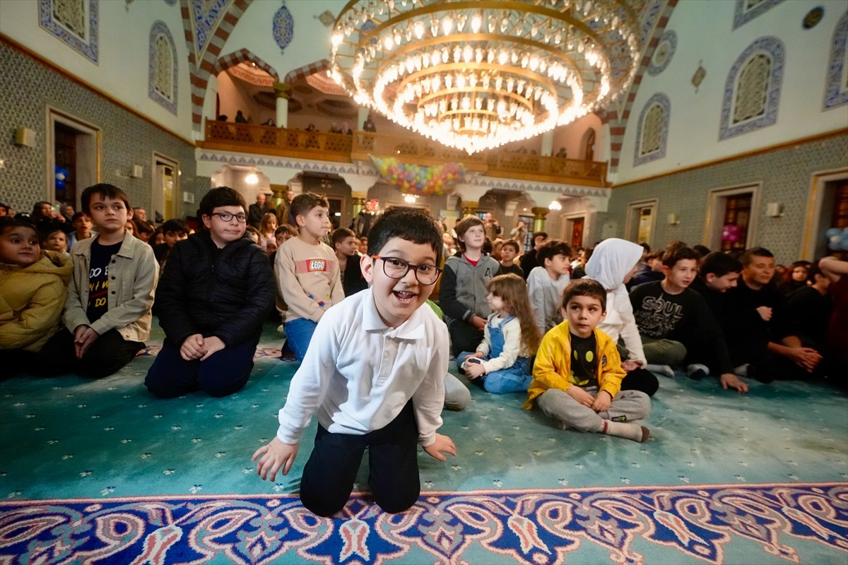 İstanbul Müftülüğü ve Türkiye Diyanet Vakfı İstanbul Şubesi koordinesinde, Bayrampaşa Yeşil Çimen...