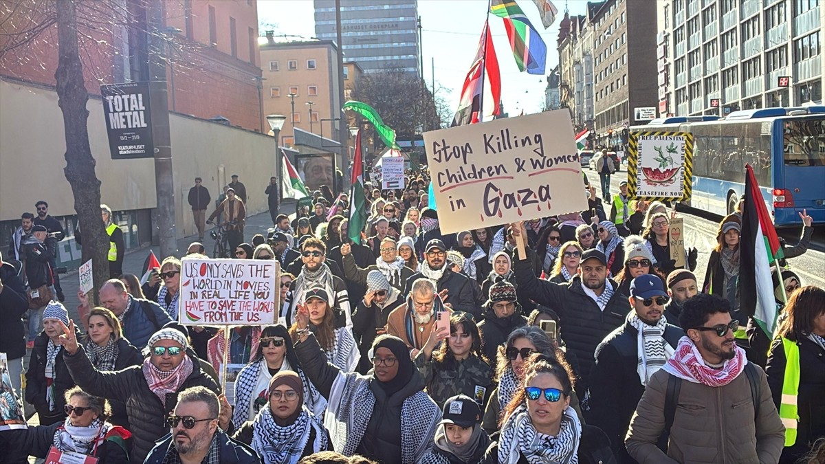 İsveç'te, İsrail'in Gazze Şeridi'ne yönelik saldırıları protesto edildi.