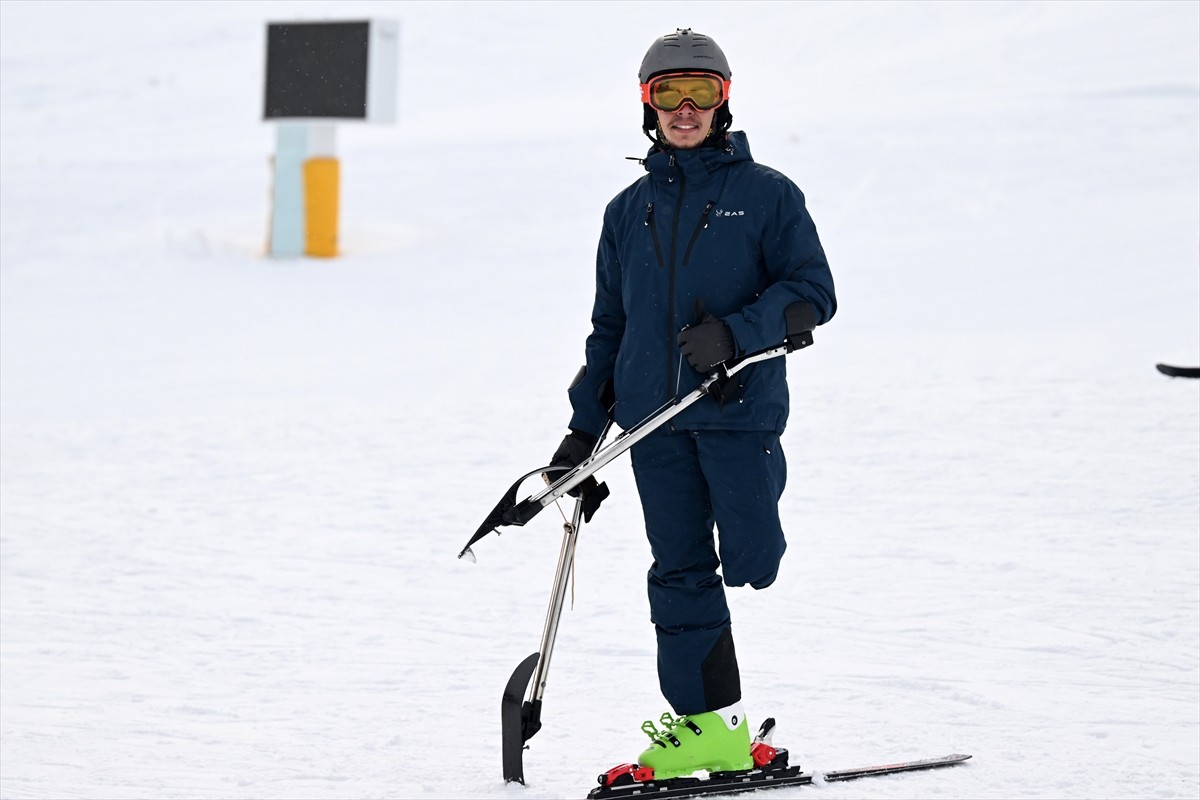 Kayseri'de 7 yaşında kangren nedeniyle bir bacağını kaybeden 25 yaşındaki Harun Mut, spor...