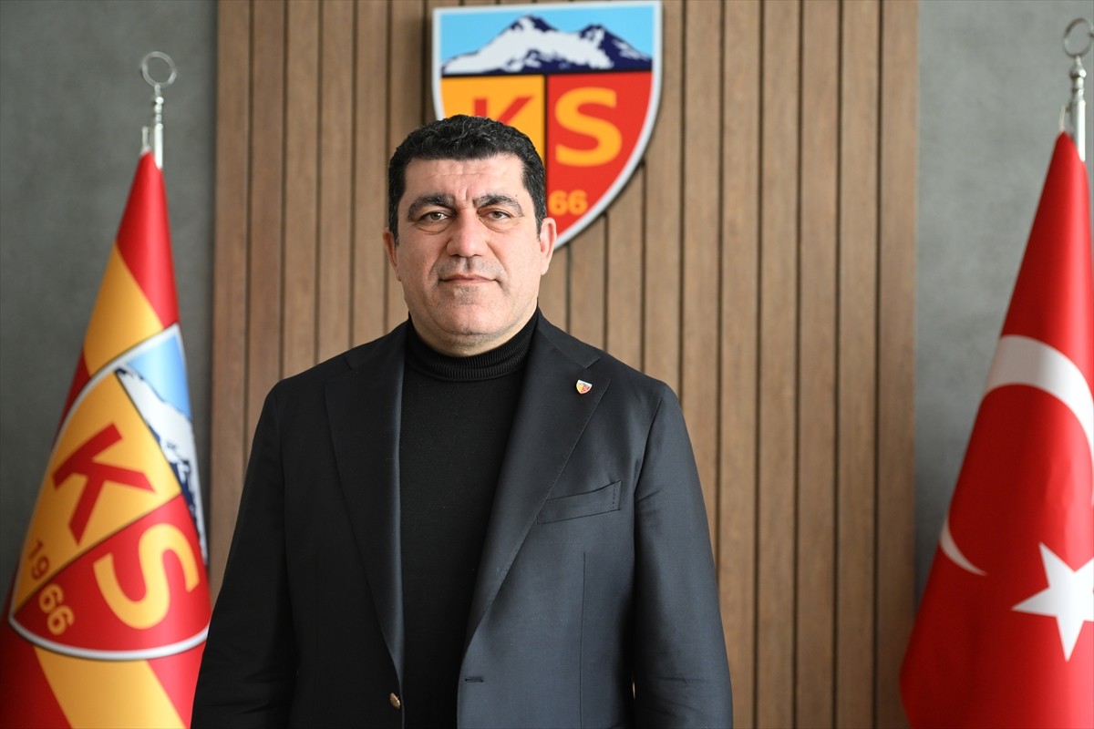 Kayserispor Kulübü Başkanı Nurettin Açıkalın, takımlarının ortaya koyduğu performanstan memnun...