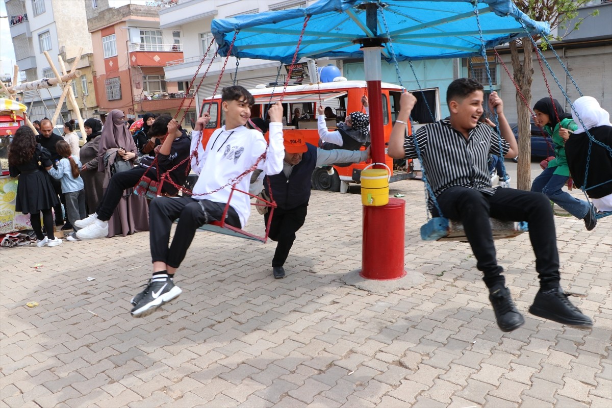 Kilis'te dini bayramlarda kurulan, yüzlerce yıllık geleneğe sahip "bayram yeri" etkinliğinde...