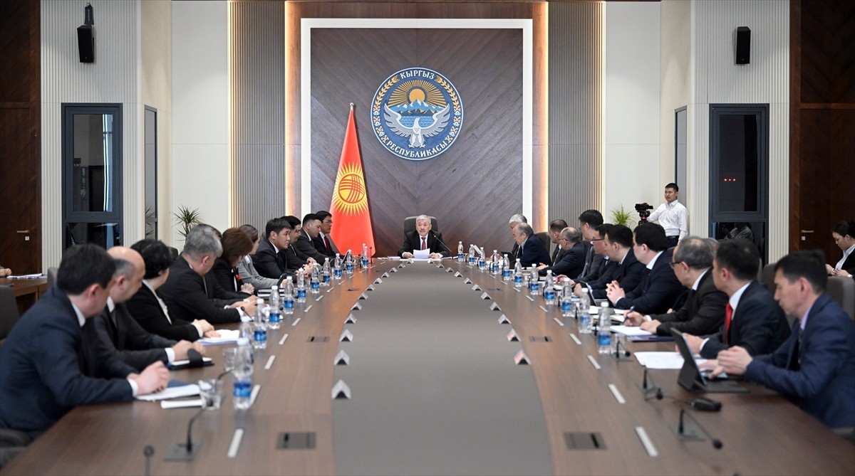 Kırgızistan'da, Bakanlar Kurulu Başkanı Adılbek Kasımaliyev, kamu yönetiminde verimliliğinin...