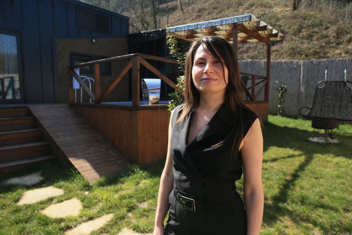 Kocaeli'de Akçakoca Turizm Mesleki ve Teknik Anadolu Lisesi İngilizce öğretmeni Sueda Çalışan...