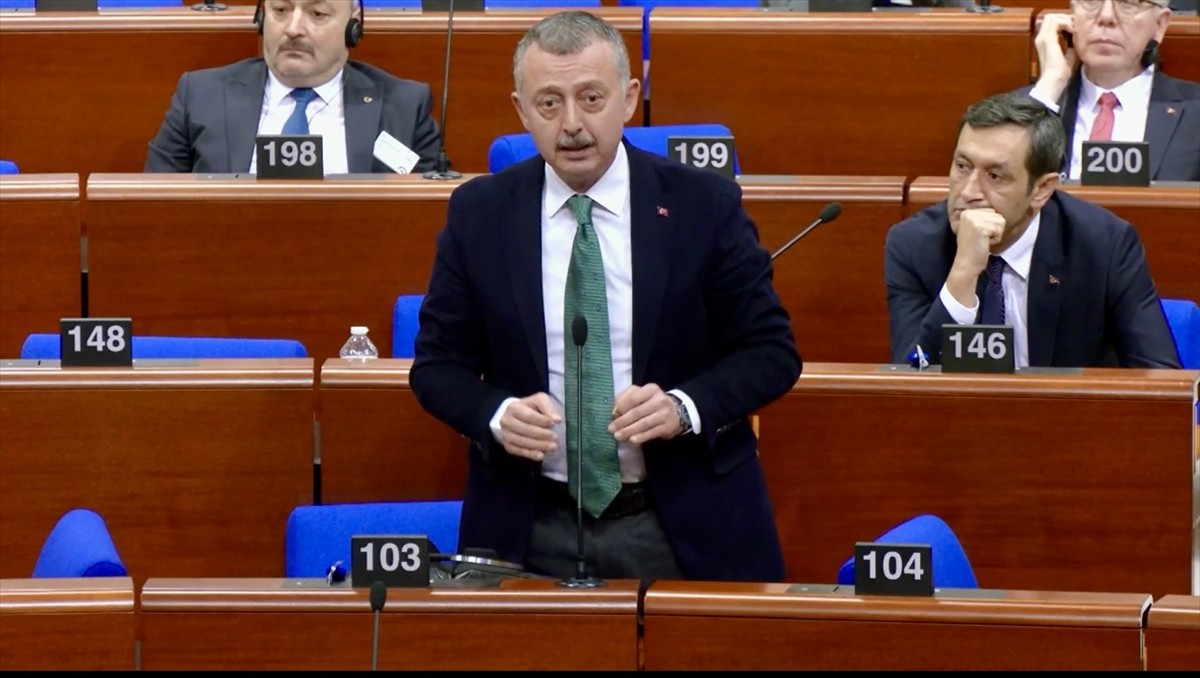 Kocaeli Büyükşehir Belediye Başkanı Tahir Büyükakın, Fransa'nın Strazburg kentinde düzenlenen...