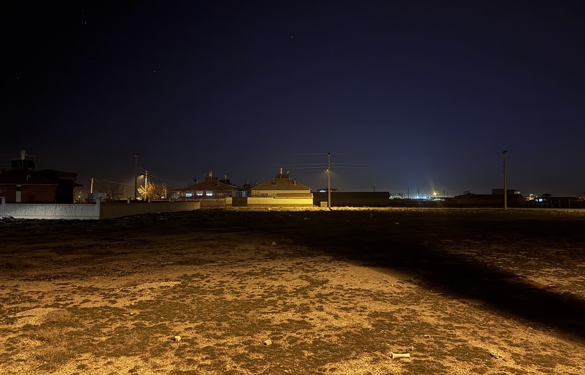 Konya'nın Merkez Karatay ilçesinde sahipsiz köpeğin saldırdığı 2 yaşındaki bebek öldü.