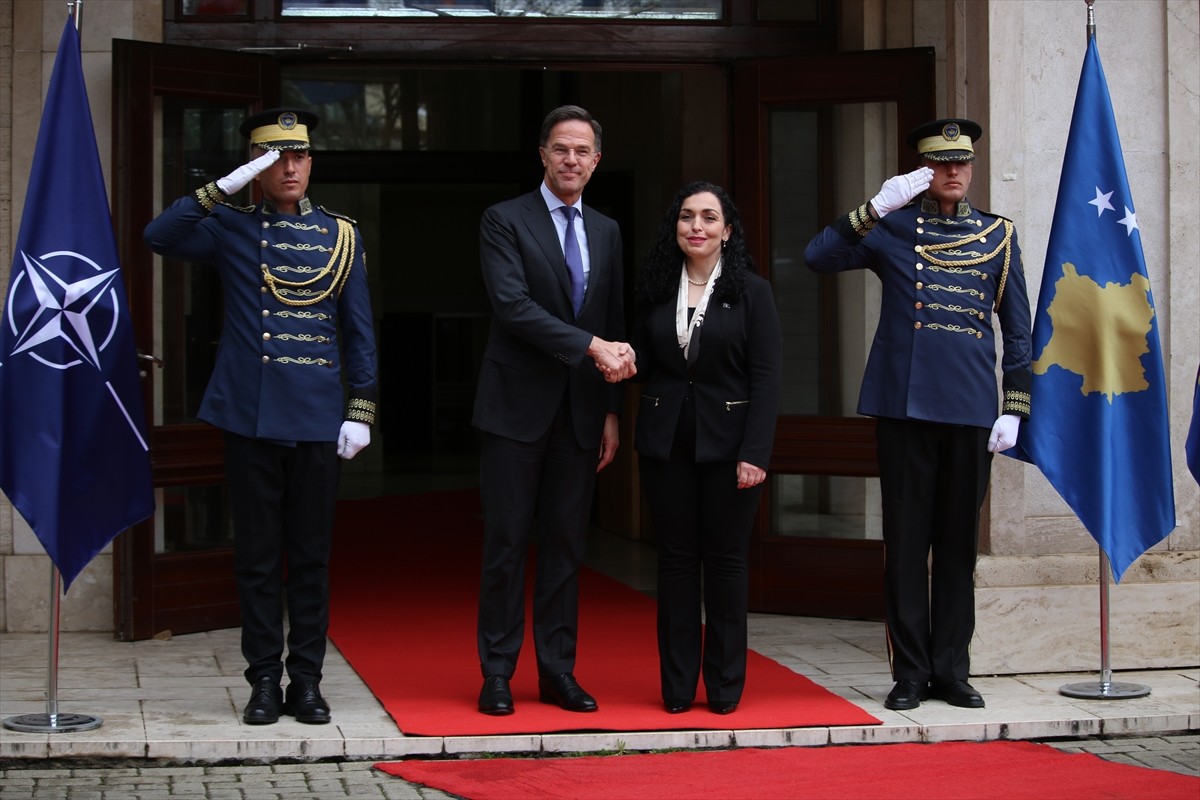 Kosova Cumhurbaşkanı Vjosa Osmani, Kosova’nın başkenti Priştine’de NATO Genel Sekreteri Mark Rutte...