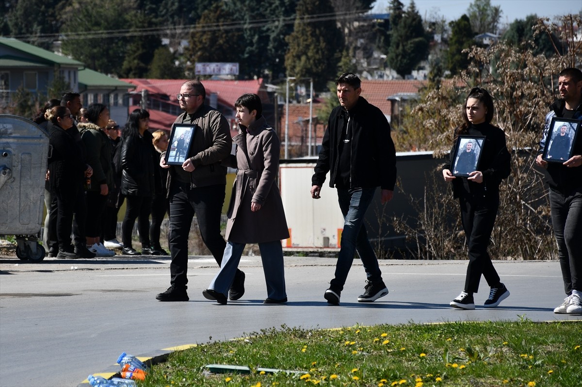 Kuzey Makedonya'nın doğusundaki Koçani'de gece kulübünde çıkan yangında hayatını kaybeden 59...