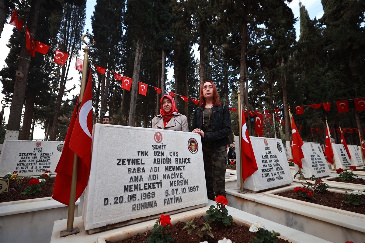 Mersin'de 18 Mart Şehitleri Anma Günü ve Çanakkale Deniz Zaferi'nin 110. yıl dönümü dolayısıyla...