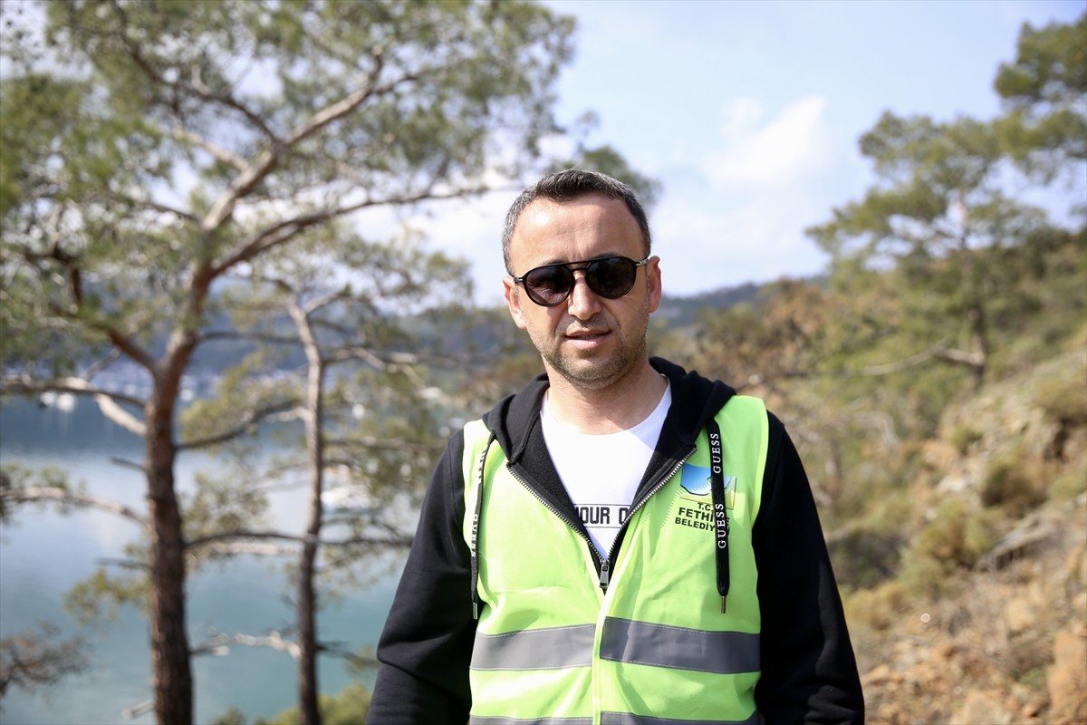 Muğla'nın Fethiye ilçesinde doğal güzellikleriyle ünlü plaj ve koyların bulunduğu yarımada...