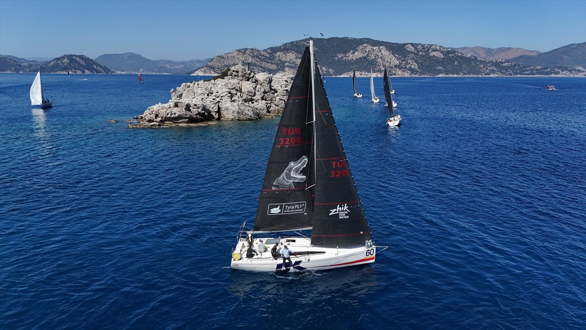 Muğla'nın Marmaris İlçesinde düzenlenen Marmaris MIYC Kış Trofesi Yat Yarışları'nın 4. ayak...