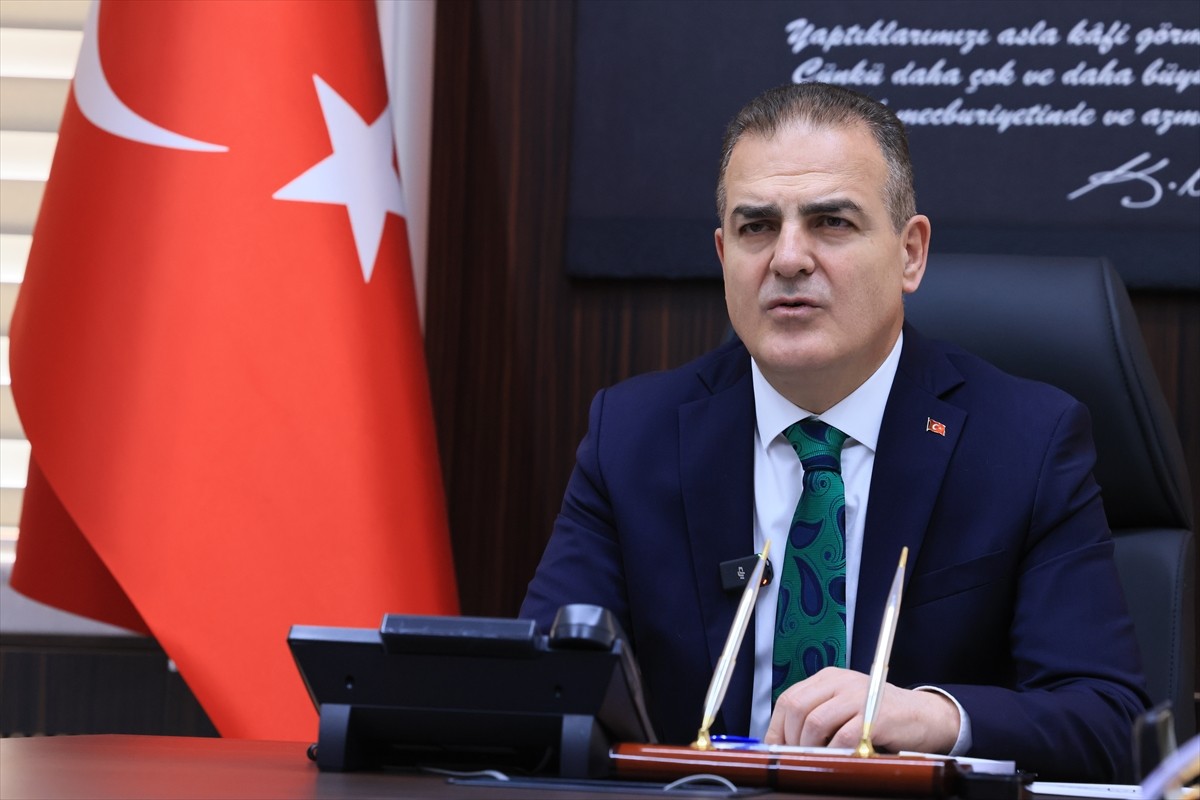 Muğla Valisi İdris Akbıyık, Valilik 75. Yıl Toplantı Salonu'nda düzenlenen güvenlik toplantısında...