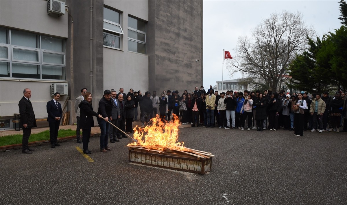 Ondokuz Mayıs Üniversitesi'nde (OMÜ) Nevruz Bayramı dolayısıyla etkinlik düzenlendi.  OMÜ Türkçe...