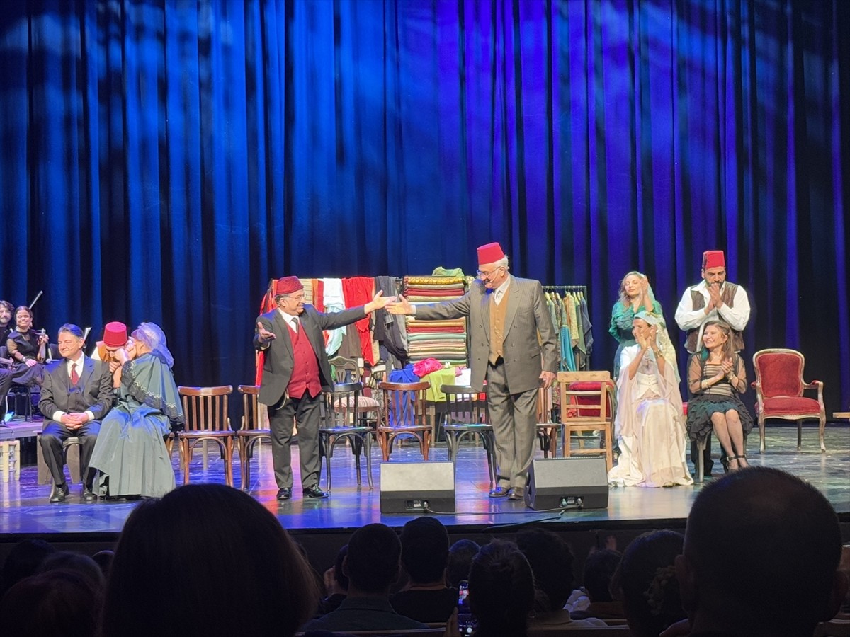 "Tedavüyyeü'l Musikiyye (Müzikle Tedavi)" müzikali, Atatürk Kültür Merkezi (AKM) Tiyatro...