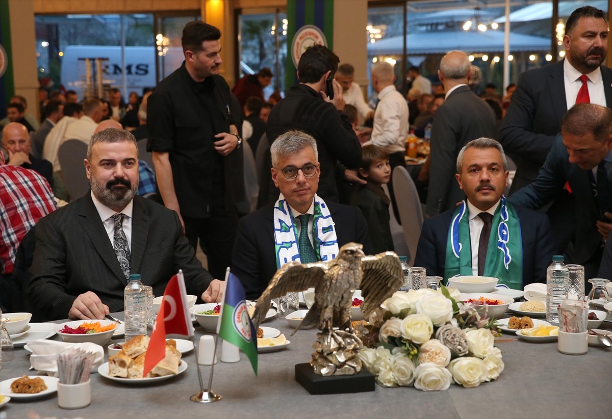Sağlık Bakanı Kemal Memişoğlu, Rize'de Çaykur Rizespor Kulübü tarafından düzenlenen iftar...