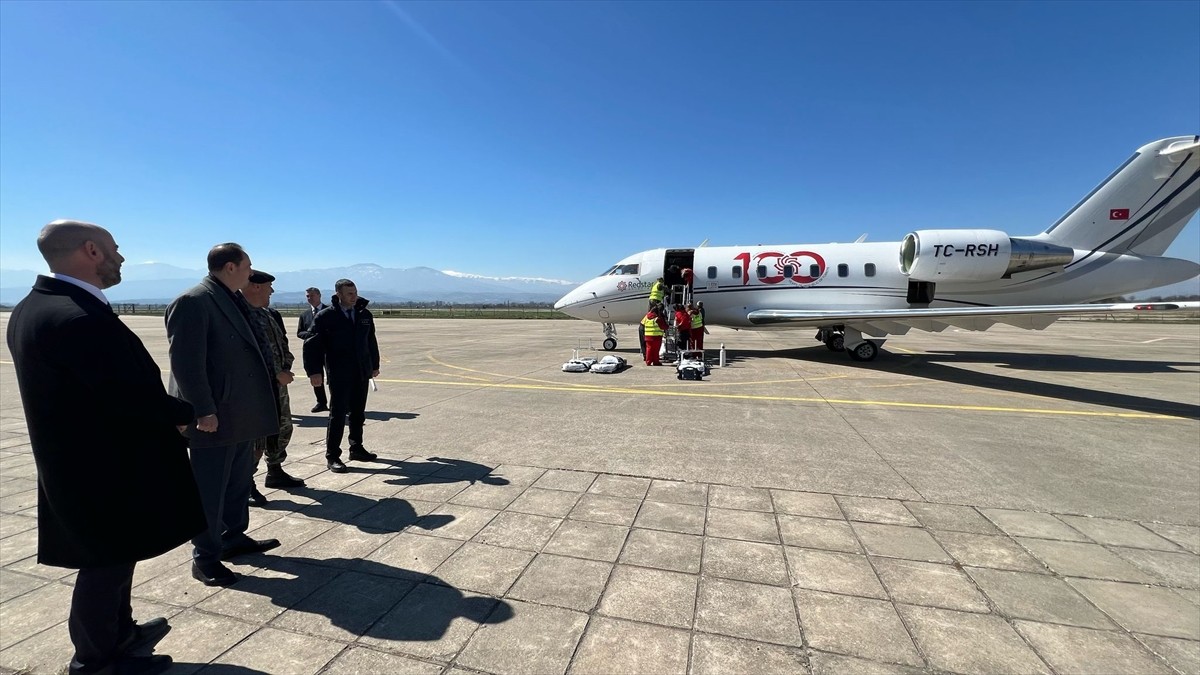 Sağlık Bakanlığı, Kuzey Makedonya'nın Koçana şehrinde meydana gelen yangında yaralanan ve durumu...