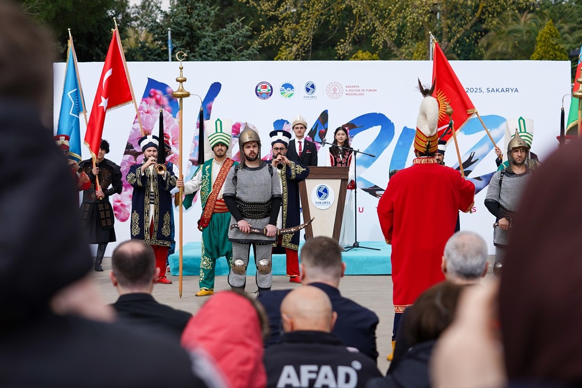 Sakarya'da Nevruz Bayramı dolayısıyla etkinlikler düzenlendi. Sakarya Üniversitesinde (SAÜ)...