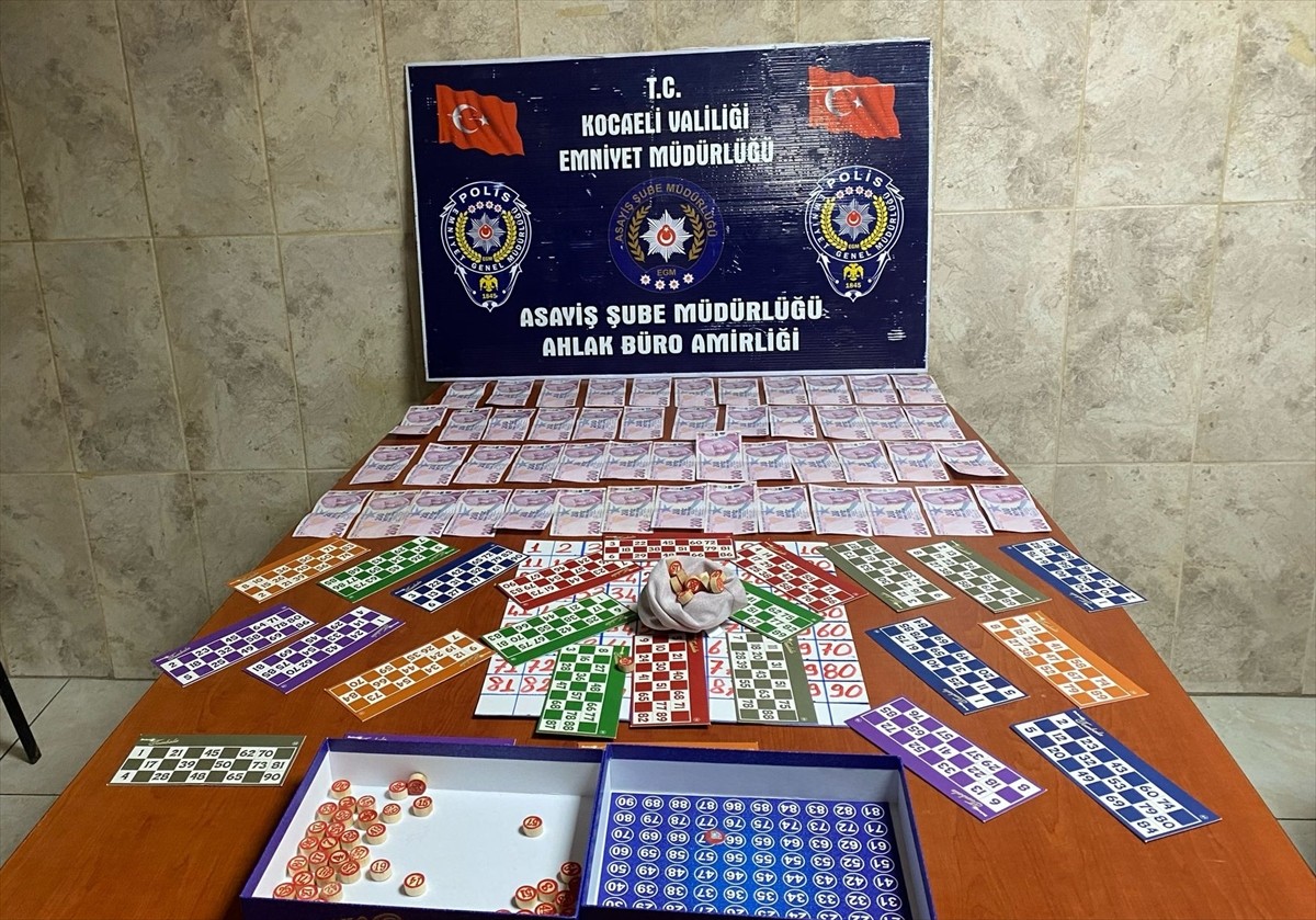 Sakarya ve Kocaeli'de kumar oynadıkları gerekçesiyle 73 kişiye 675 bin 31 lira idari para cezası...