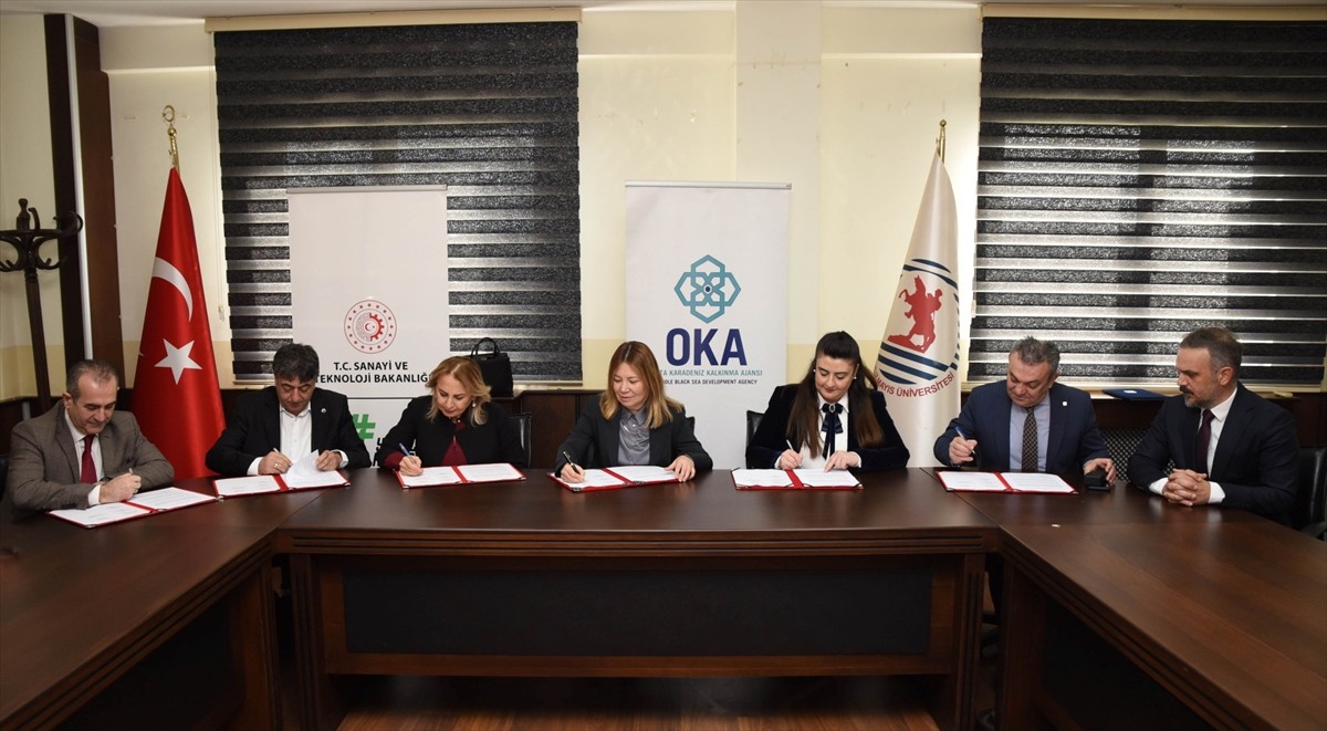 Samsun'da kadın istihdamını artırmak amacıyla "Endüstriyel Robot Operatörlüğü Eğitimi Protokolü"...