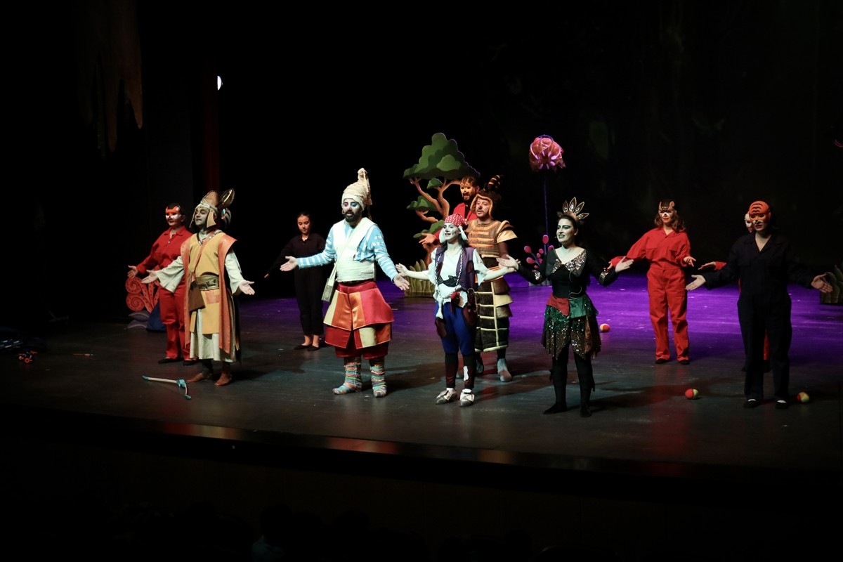 Samsun Devlet Opera ve Balesi (SAMDOB), "Masal Şatosu" çocuk müzikalini sanatseverlerle...