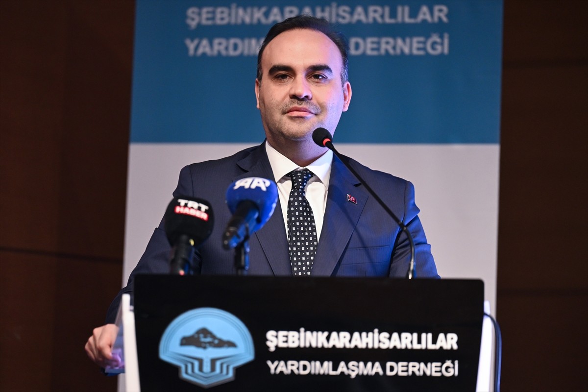 Sanayi ve Teknoloji Bakanı Mehmet Fatih Kacır, Şebinkarahisarlılar Yardımlaşma Derneği'nin...