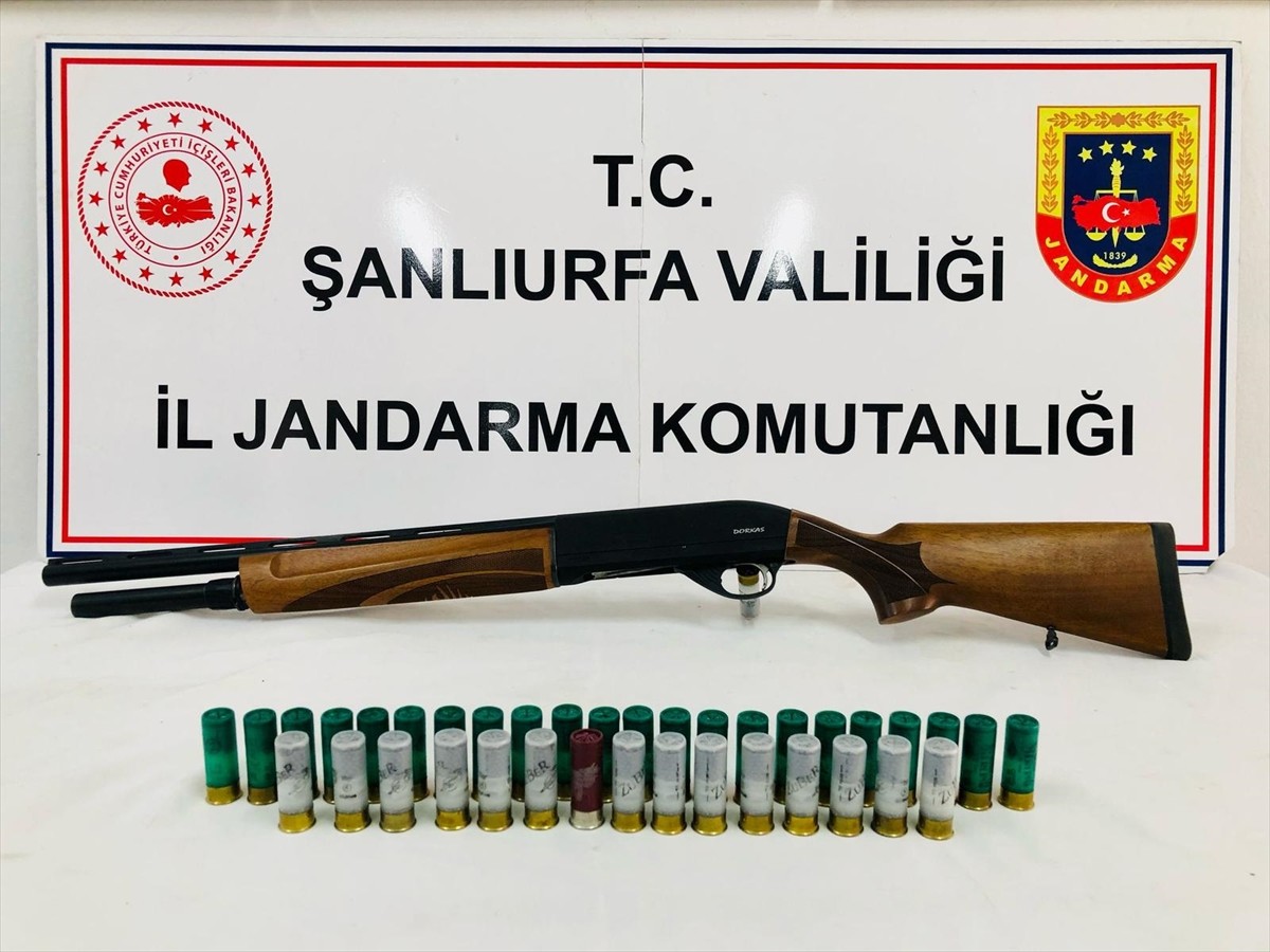 Şanlıurfa'da düzenlenen silah kaçakçılığı operasyonunda 6 şüpheli gözaltına alındı. Adreslerde...