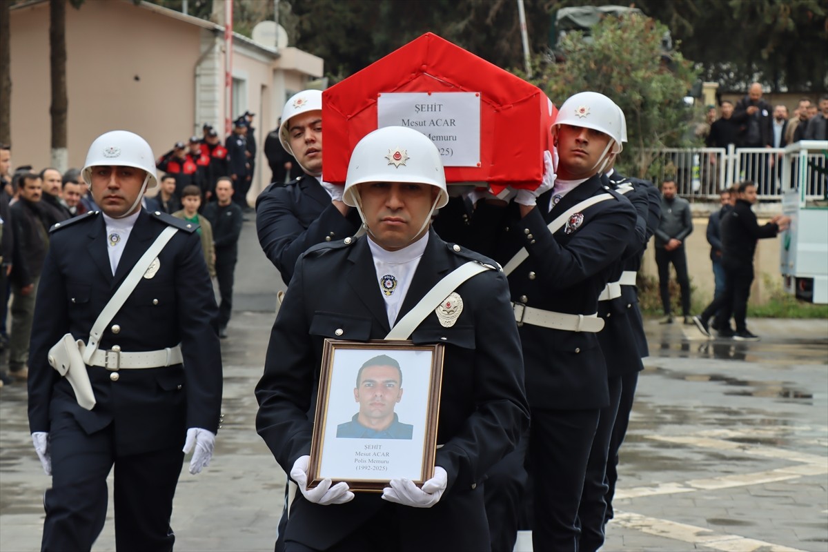 Şanlıurfa'da firari bir hükümlünün yakalanması sırasında fenalaşan ve kaldırıldığı hastanede şehit...