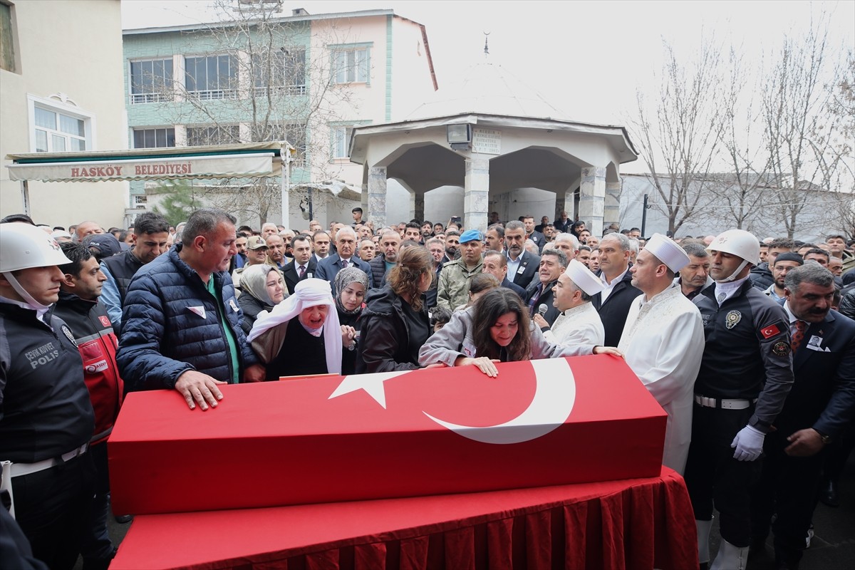 Şanlıurfa'da firari bir hükümlünün yakalanması sırasında fenalaşan ve kaldırıldığı hastanede şehit...