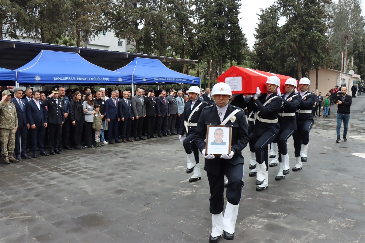 Şanlıurfa'da firari bir hükümlünün yakalanması sırasında fenalaşan ve kaldırıldığı hastanede şehit...
