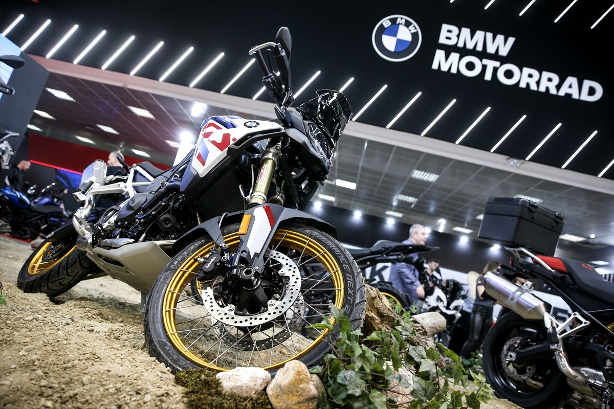 Sırbistan'ın başkenti Belgrad'da Uluslararası Otomobil Fuarı kapılarını ziyaretçilerine...